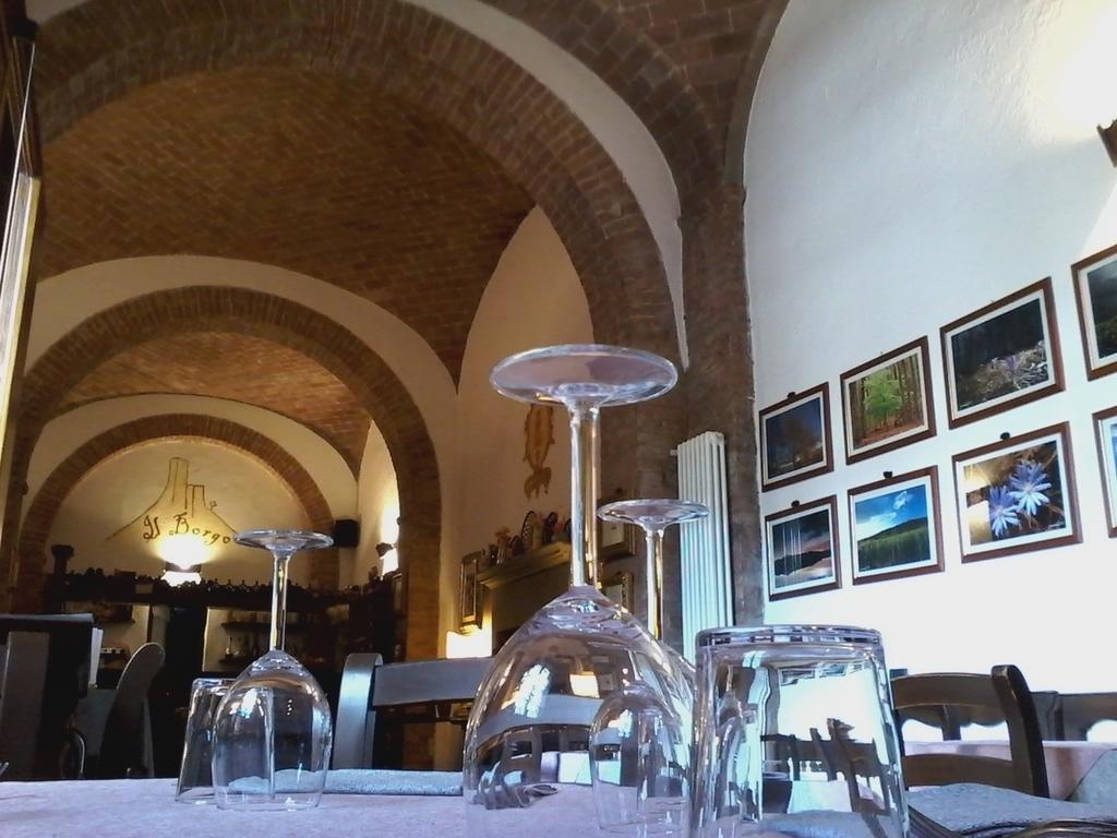 Отель Cisterna Nel Borgo Кастильоне-д'Орчия Экстерьер фото
