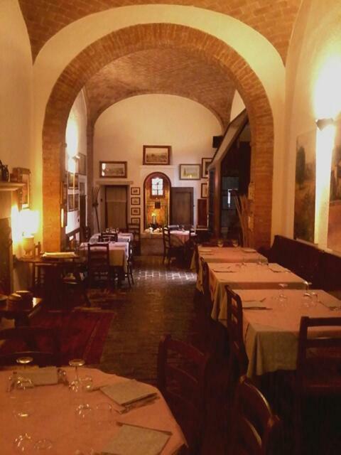 Отель Cisterna Nel Borgo Кастильоне-д'Орчия Экстерьер фото